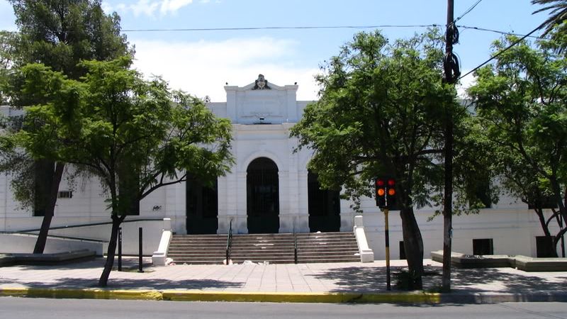 En las universidades públicas se gradúan seis de cada 100 alumnos