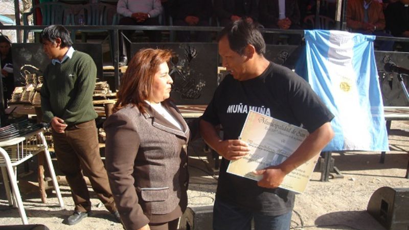 Muña recibió un reconocimiento en el acto por la fundación de San José