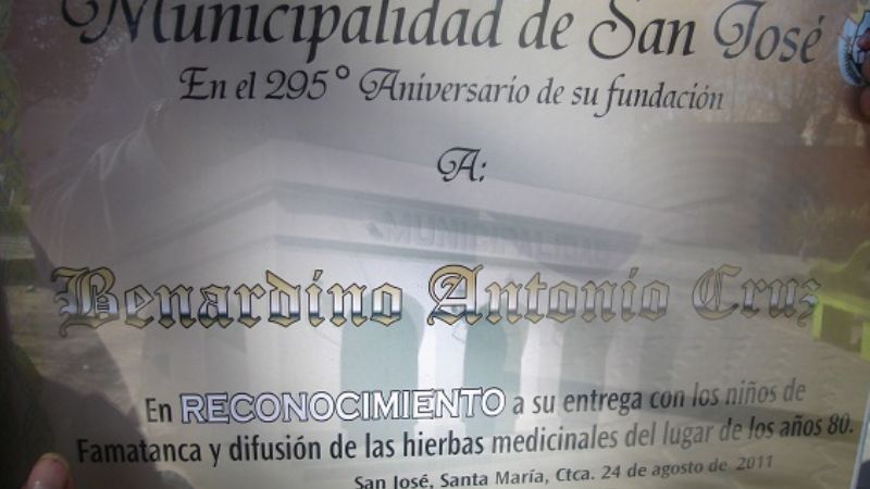 Muña recibió un reconocimiento en el acto por la fundación de San José