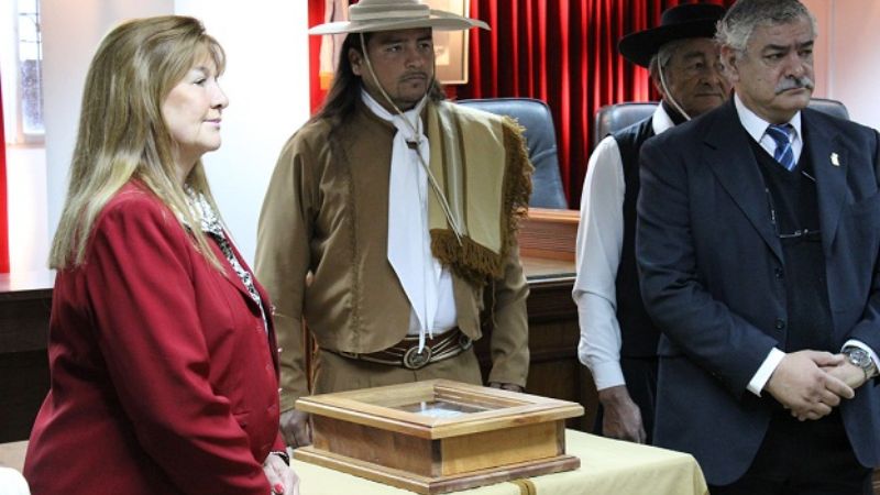 Acto de presentación de la bandera de la provincia