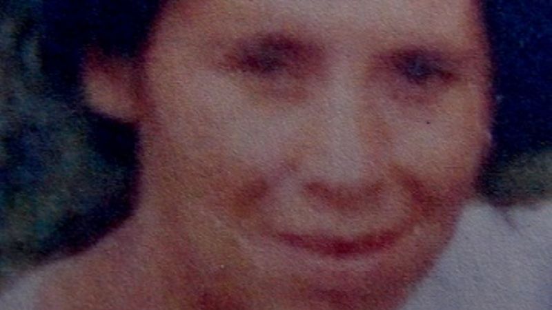 Se busca a una mujer