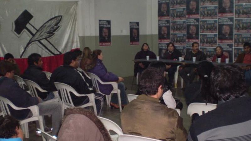 Jóvenes con candidatos