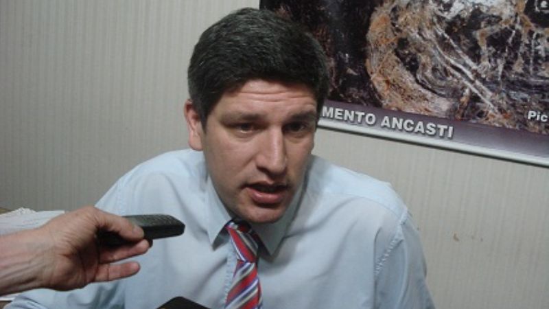 Funcionarios y jueces radicales sufren fiasco en Facebook