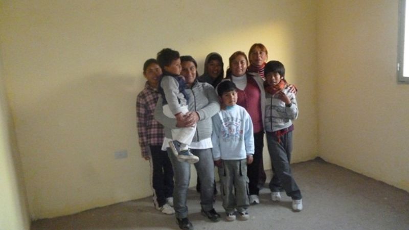 Entregaron viviendas a madres solteras