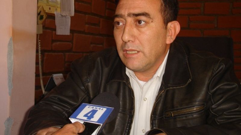 Ni la policía se salva de los constantes agravios de Jesús Albarracín en su radio