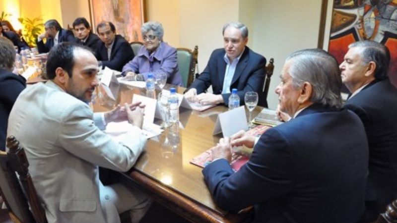 Hernández en la Mesa de Conducción de Autoridades de Concejos Deliberantes del NOA y NEA