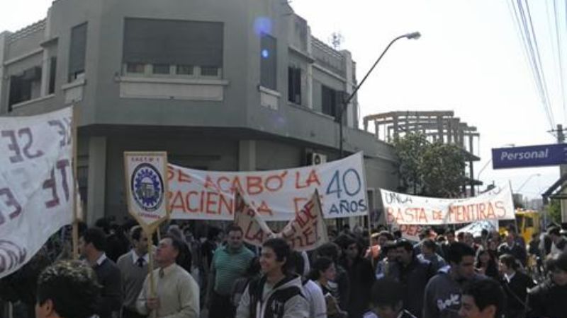 Se movilizaron docentes de la Industrial y podrían ir a paro por tiempo indeterminado