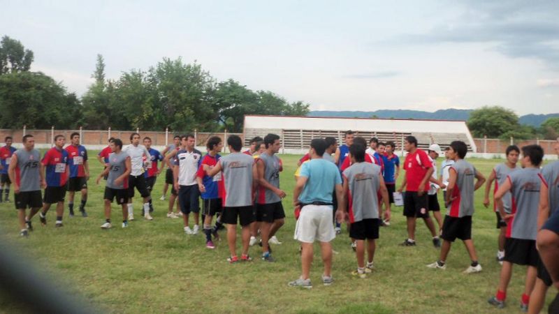 Atractivo amistoso de pretemporada no terminó por incidentes