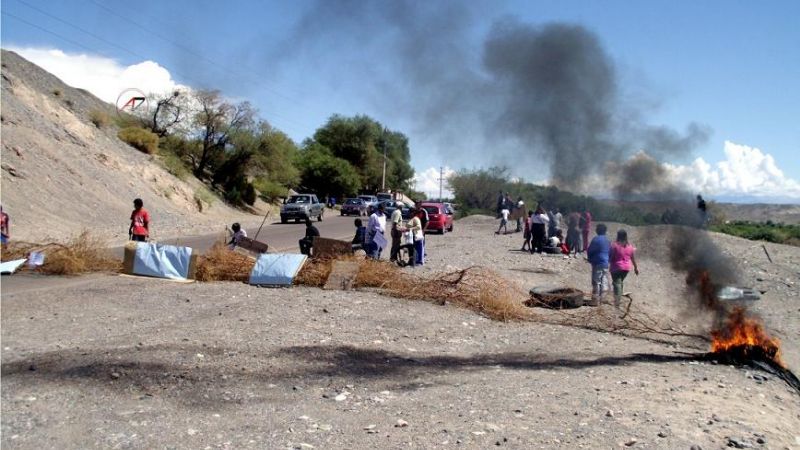 Piquete en Saujil pidiendo renuncia de delegada municipal