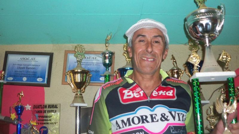 Ramón \"El Pato\" López homenajeado y de cumple