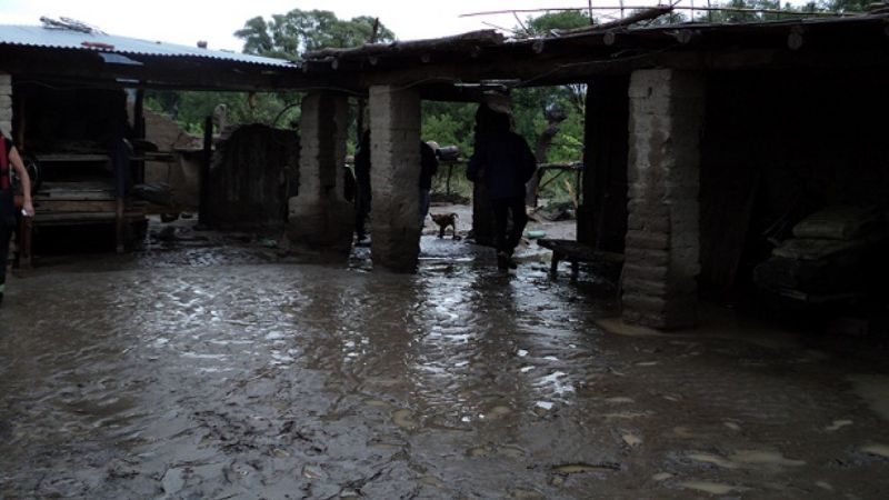 El río Ormachea desbordó y causó anegamientos en la loma