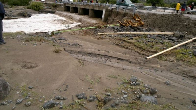Ayuda a damnificados por los daños causados por la lluvia y granizo 