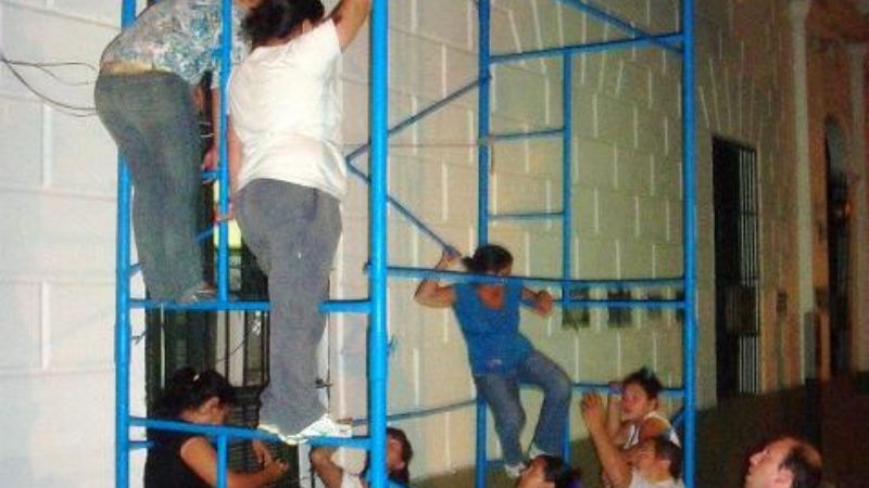 Tras el impacto de una muerte, el IPV anuncia que licitará 1.300 viviendas