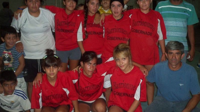 Partidos de fútbol femenino en el Ateneo Mariano Moreno