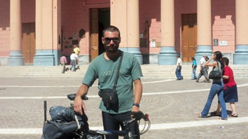 Un aventurero que recorre el país en bicicleta se enamoró de Catamarca