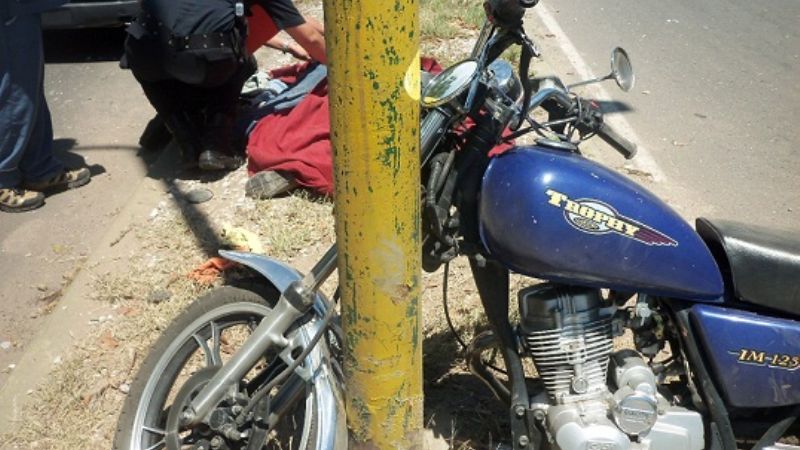 Murió motociclista en un accidente en la curva de la Chacarita