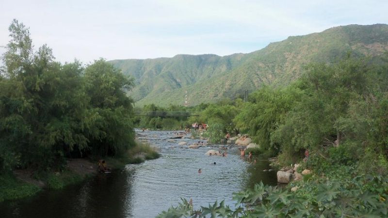 Le agarró un ataque de epilepsia cuando se bañaba en el río