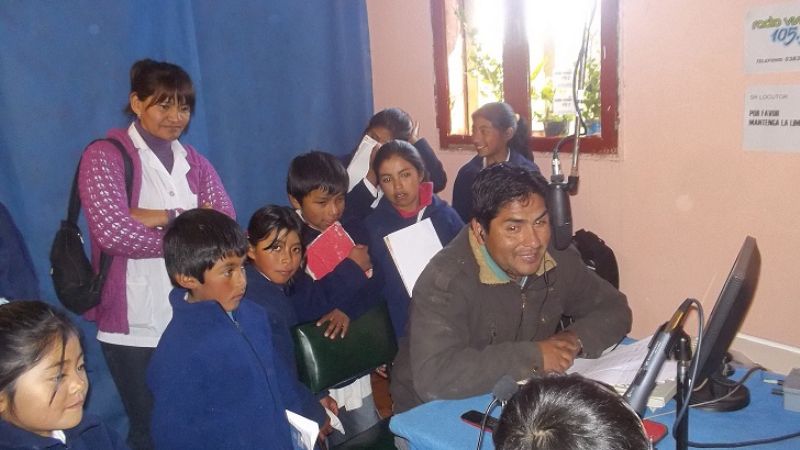 Alumnos de la zona serrana quieren tener su radio escolar