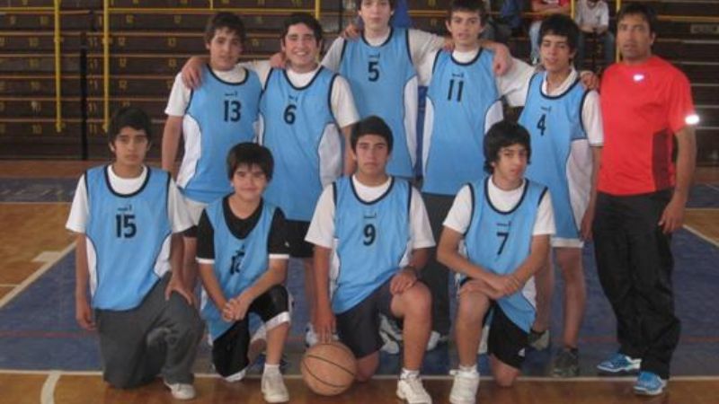Capital con clasificados en fútbol y básquetbol