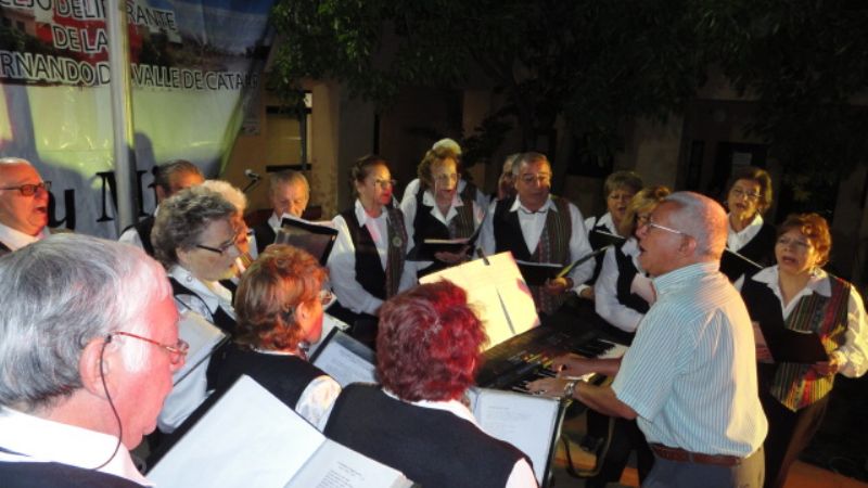 El Jueves Cultural del Concejo tuvo feria y milonga