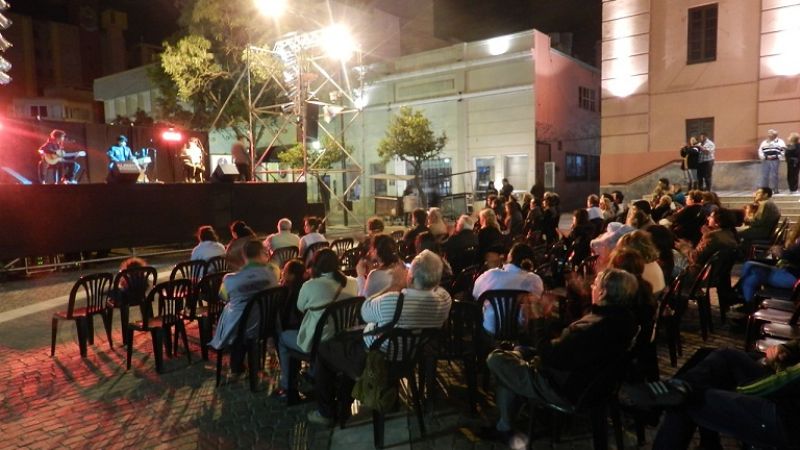 “El último día de libertad…” cerró con un espectáculo en la Plaza 25 de Mayo