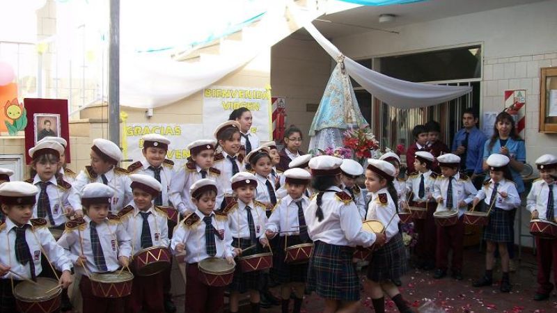 Fue recibida la Virgen Peregrina en el Colegio Virgen Niña