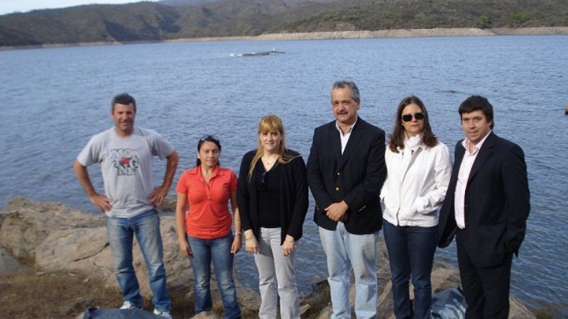 Siembran alevines de pejerrey en los diques Pirquitas, El Jumeal, La Cañada 