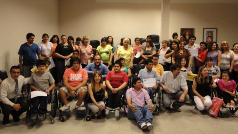 Emotivo cierre de cursos de informática para alumnos de APYFADIM