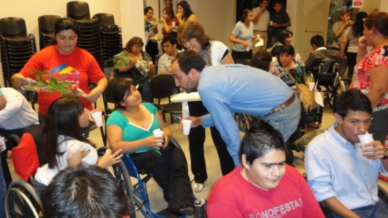 Emotivo cierre de cursos de informática para alumnos de APYFADIM