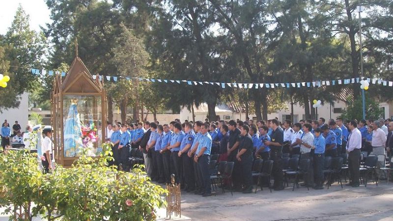La Escuela de Cadetes recibió con honores a la Virgen del Valle 