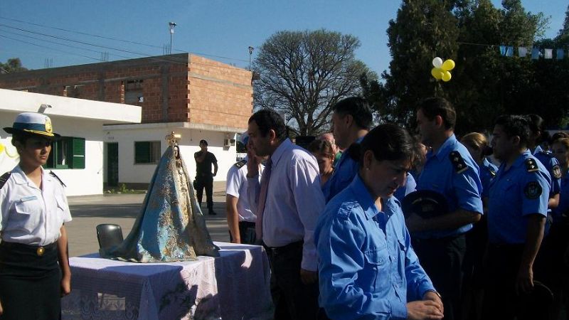 La Escuela de Cadetes recibió con honores a la Virgen del Valle 