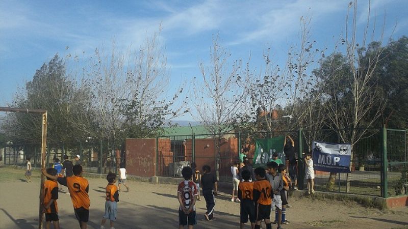 Agrupaciones peronistas junto a los chicos con actividades recreativas  