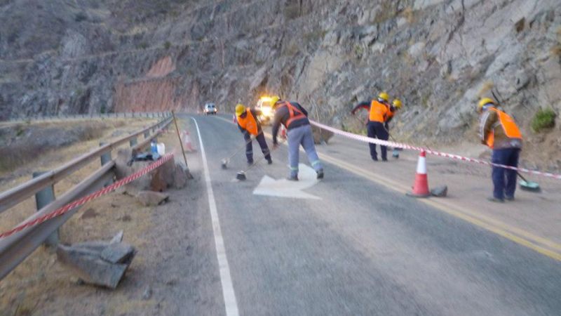 Tras un derrumbe, rehabilitan el tránsito en la Quebrada de Belén