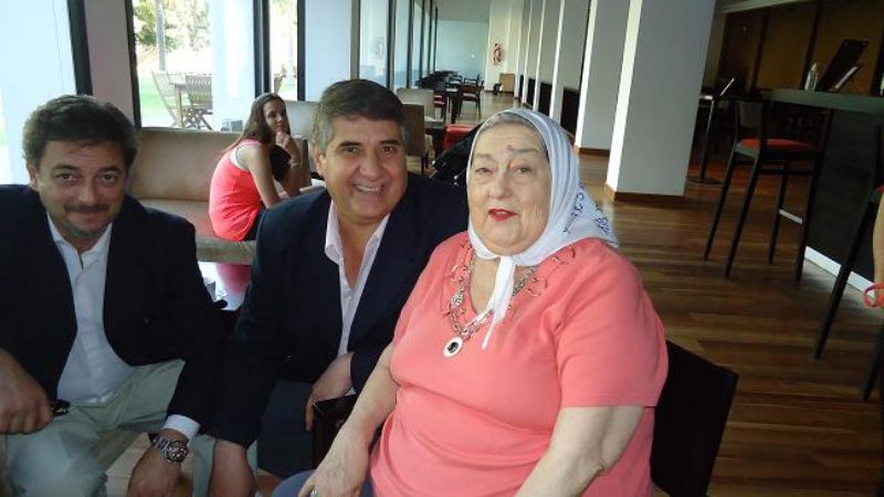 “Nuestros hijos no están muertos, nuestros hijos viven en cada uno de los que pelean”