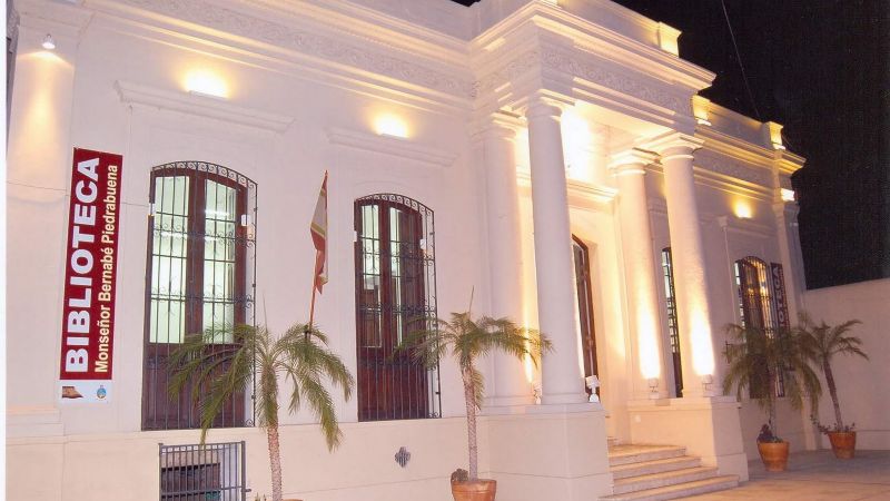 Conferencia en la biblioteca Mons. Piedrabuena