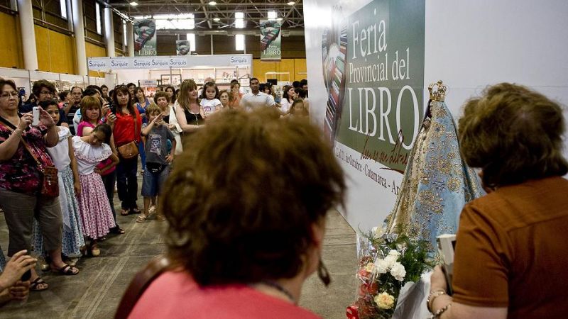 Con danza, canto y oración recibieron a la Virgen del Valle