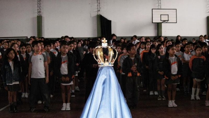 El Enrique Hood y APANE, con La Virgen