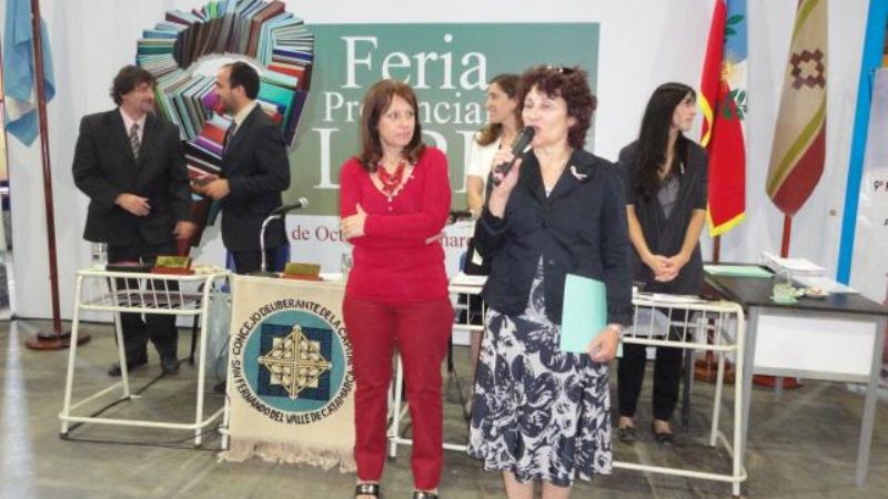 Destacan libro de Graciela Pernasetti