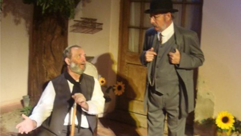 El patio del Archivo y Museo Histórico toma vida con “Los Mirasoles”