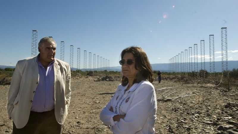 La gobernadora inauguró obras, entregó viviendas y recorrió barrios