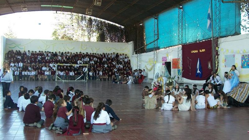 Emotivo y alegre recibimiento a la Virgen del Valle en el Colegio Fasta
