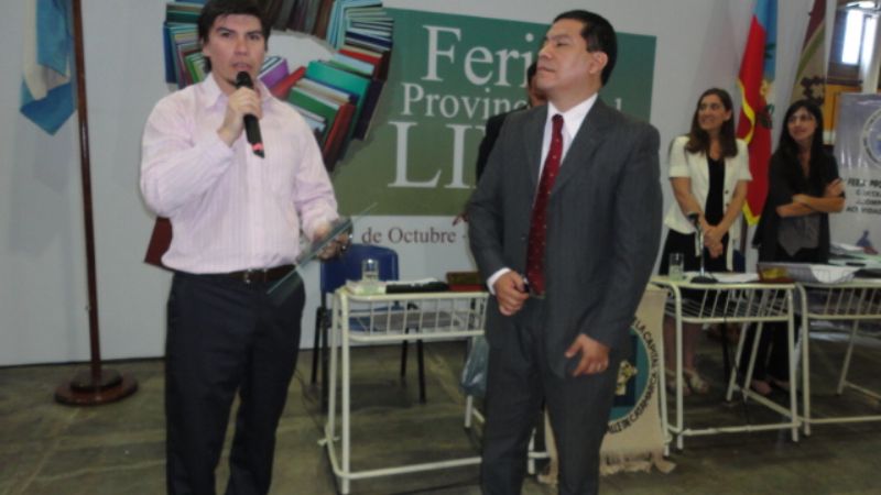 Distinguen al locutor y escritor Rodolfo Lobo Molas