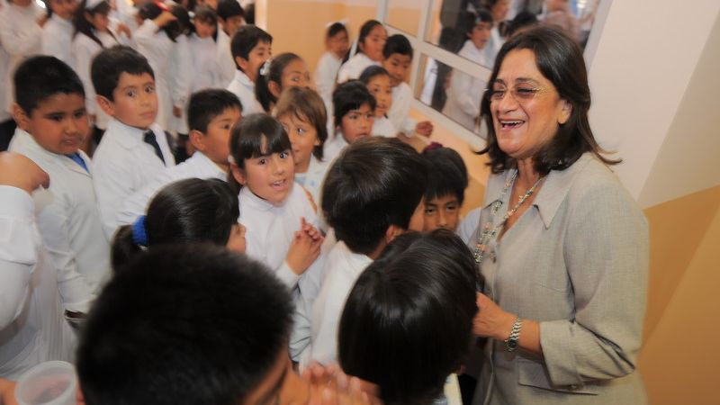 La gobernadora inauguró una escuela en Fiambalá