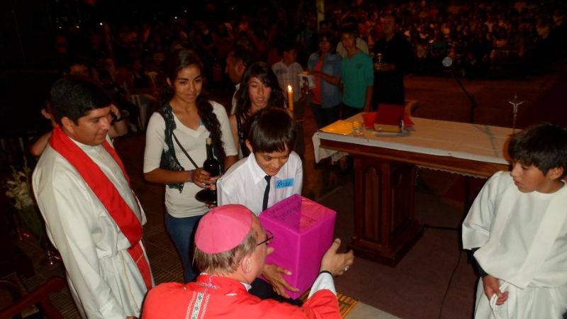 El Obispo confirmó a 140 personas en Tinogasta