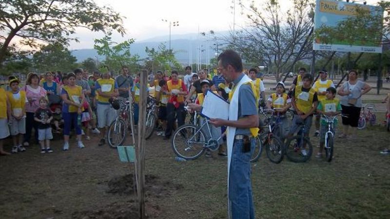 Bicicleteada para festejar el Día de la Madre y el Mes de la Familia