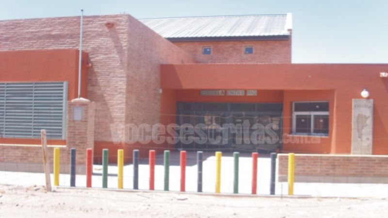 Fiambalá: padres de alumnos exigen entrega de nuevo edificio