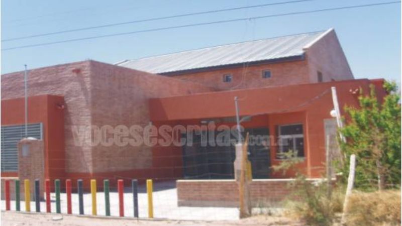 Se manifestan padres y alumnos de la Escuela 128 de Fiambalá