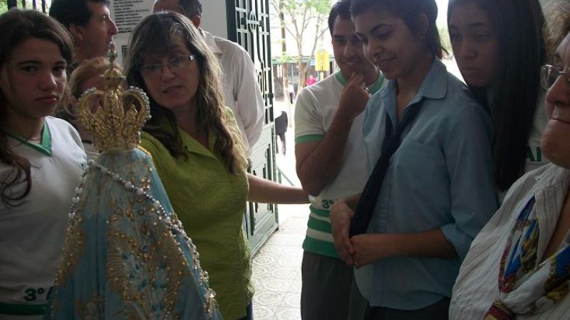 La escuela preuniversitaria Fray M. Esquiú recibió a la Madre del Valle