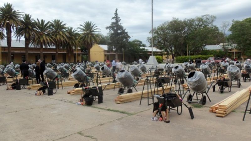 Corpacci entregó herramientas a más de 100 cooperativas         