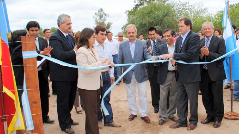 Lucía inauguró cisterna y  acueducto en Santa Rosa